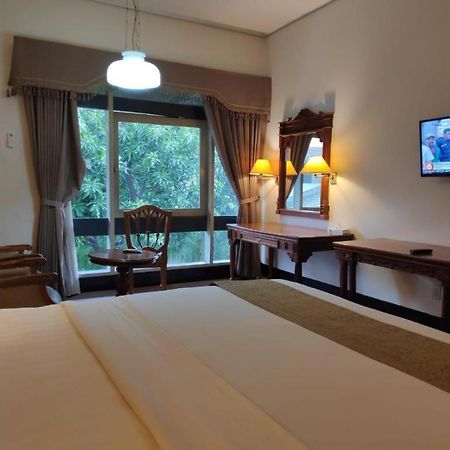 New Grand Park Hotel Surabaja Exteriér fotografie