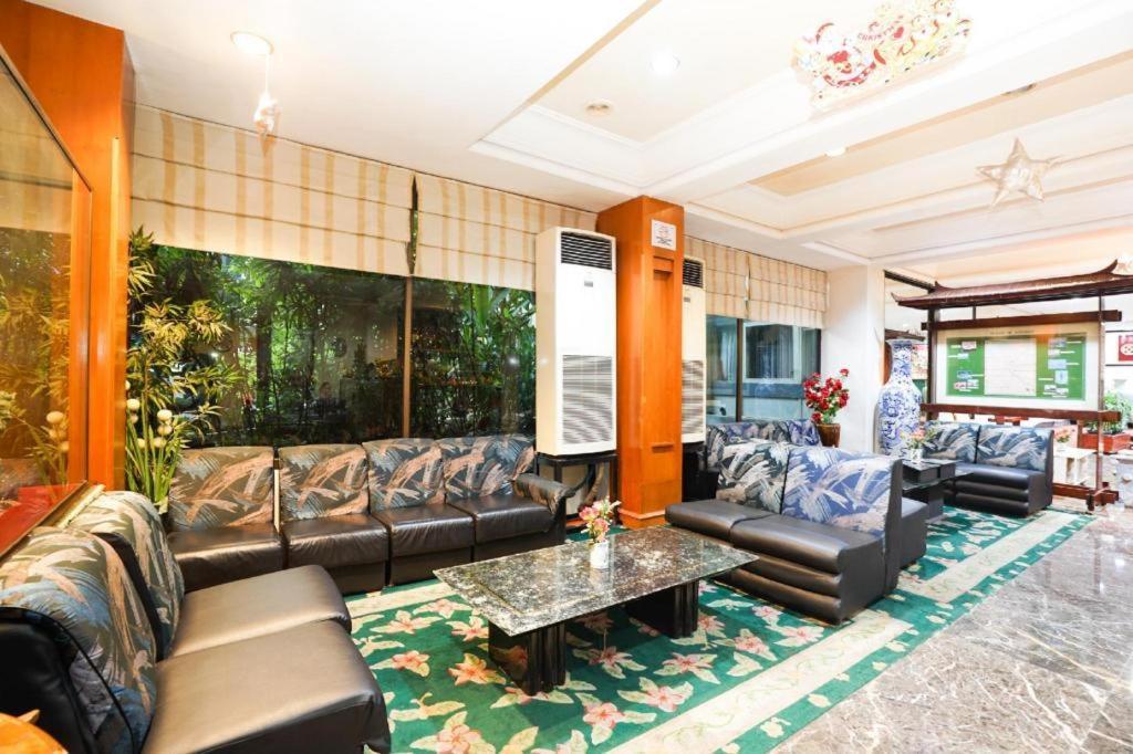 New Grand Park Hotel Surabaja Exteriér fotografie