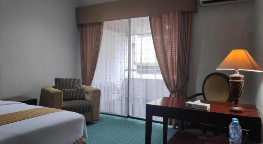 New Grand Park Hotel Surabaja Exteriér fotografie